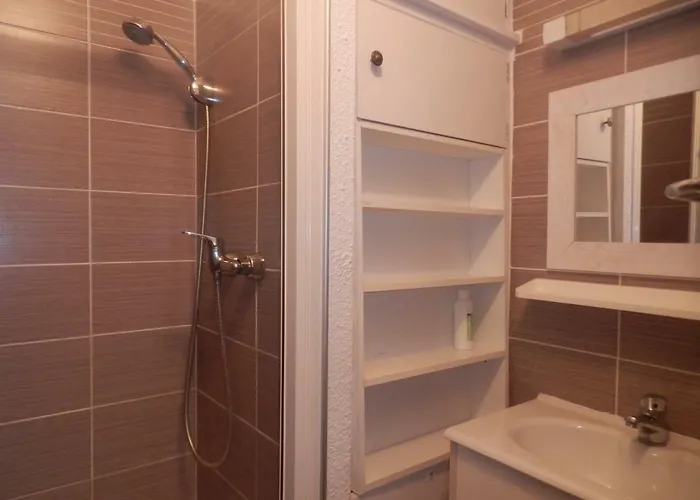 Pluton B63 Apartment